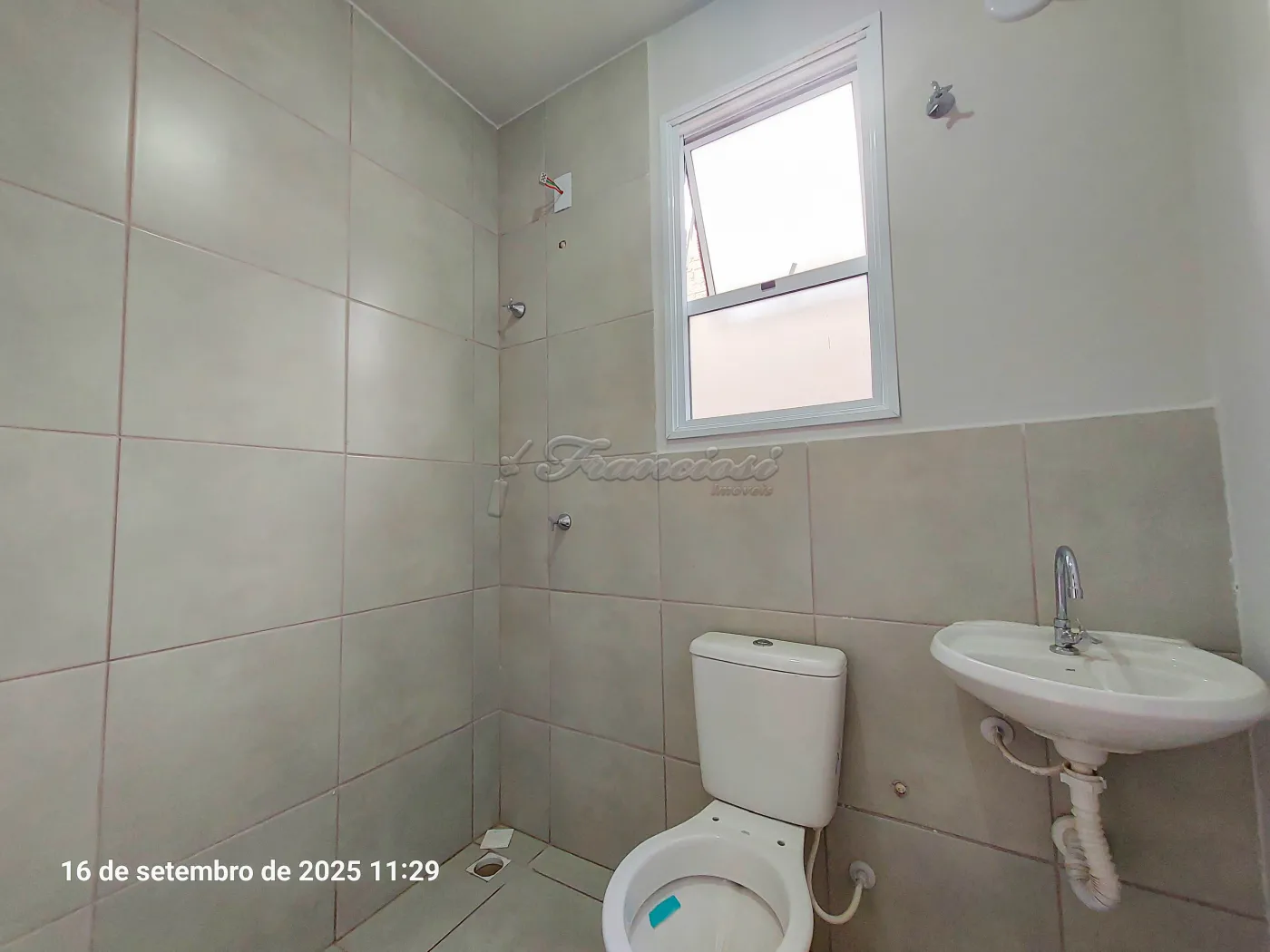 Alugar Casa / Padrão em Itapetininga R$ 1.250,00 - Foto 4