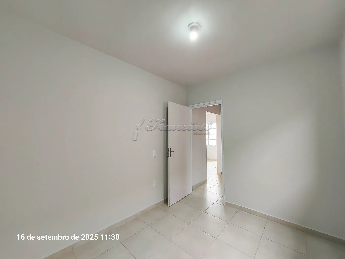 Alugar Casa / Padrão em Itapetininga R$ 1.250,00 - Foto 8