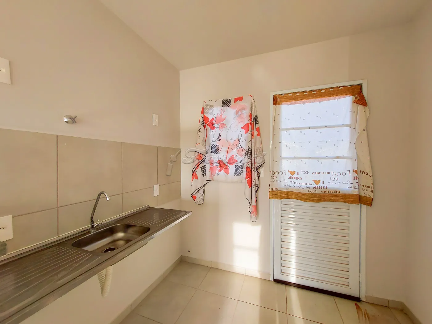 Alugar Casa / Padrão em Itapetininga R$ 800,00 - Foto 3