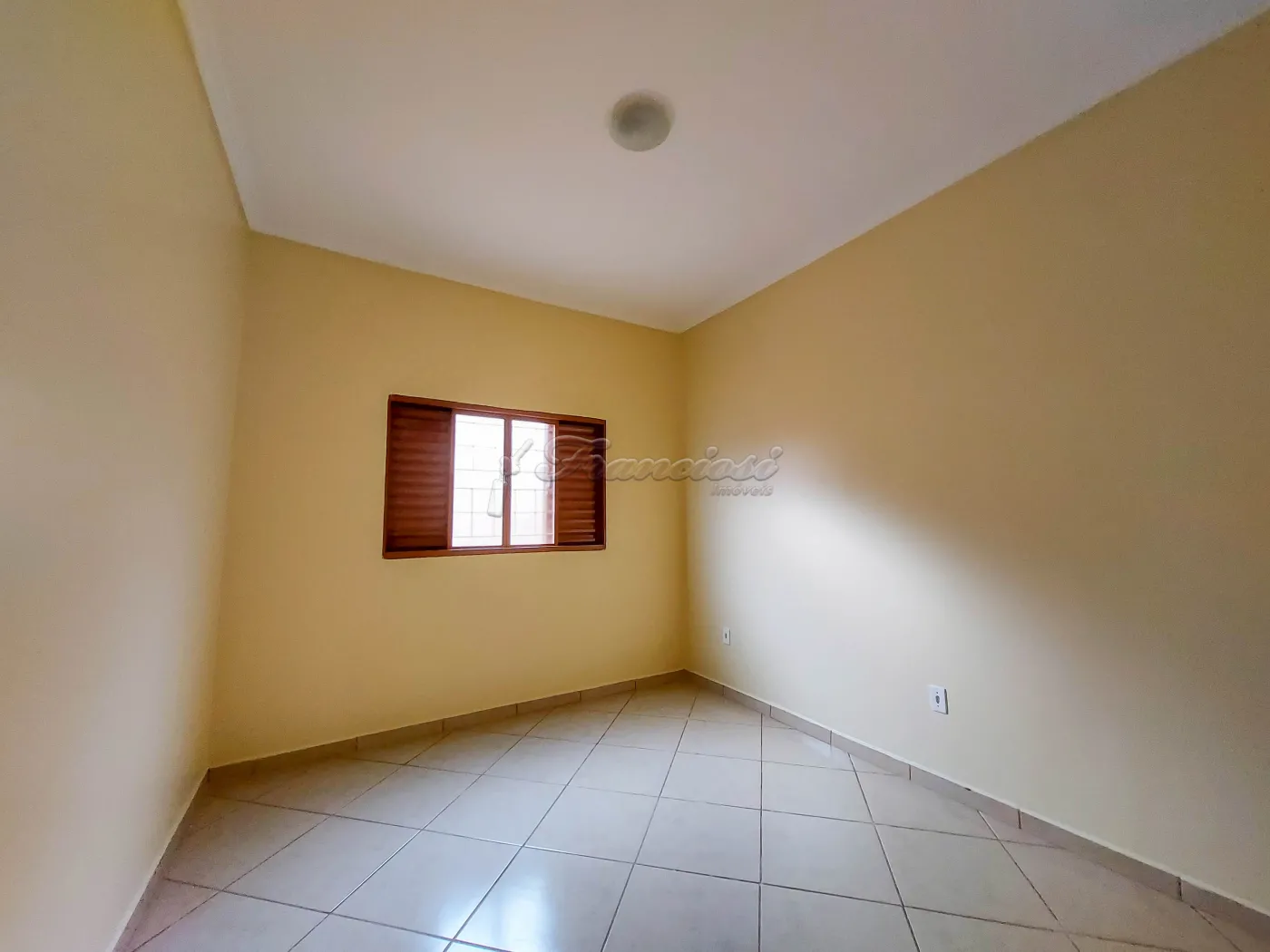 Alugar Casa / Padrão em Itapetininga R$ 2.500,00 - Foto 6