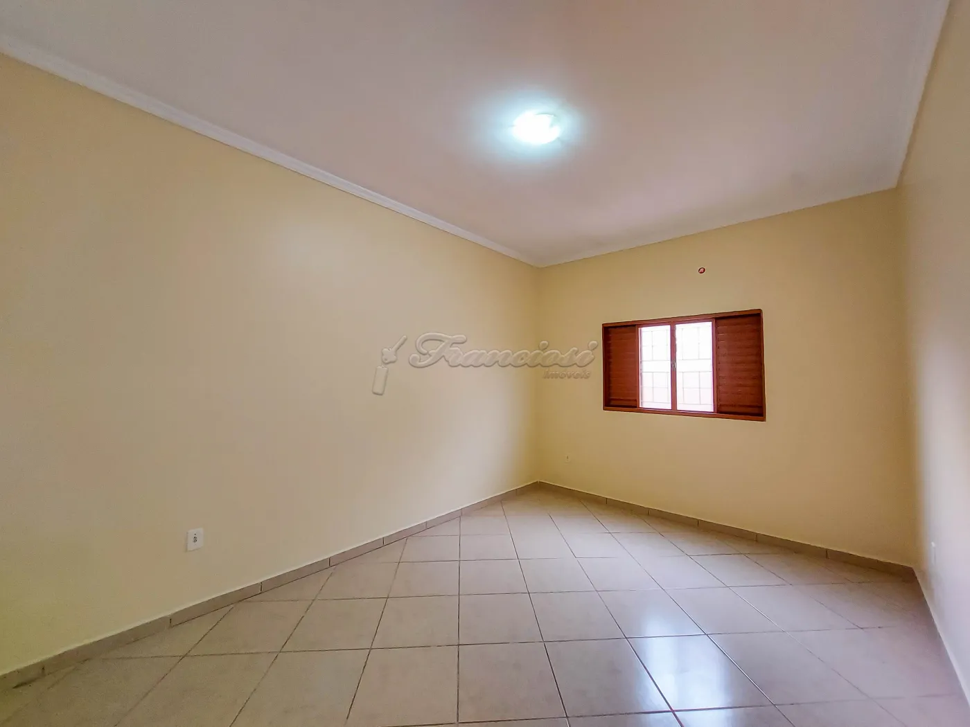 Alugar Casa / Padrão em Itapetininga R$ 2.500,00 - Foto 11