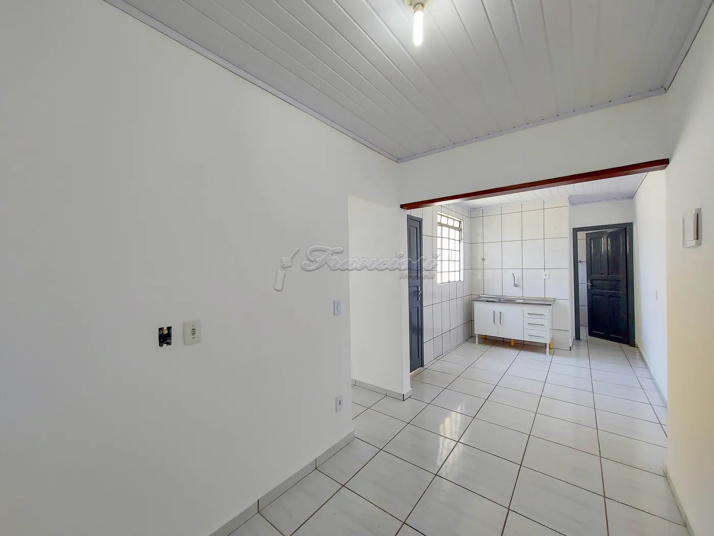 Alugar Casa / Padrão em Itapetininga R$ 1.300,00 - Foto 5