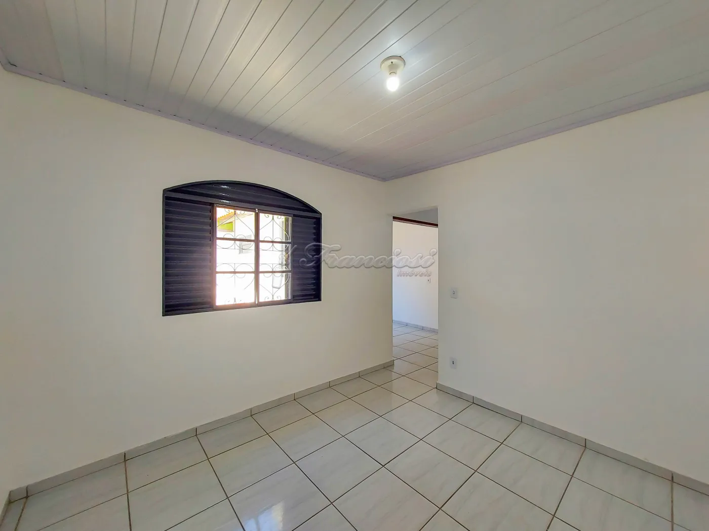 Alugar Casa / Padrão em Itapetininga R$ 1.300,00 - Foto 7