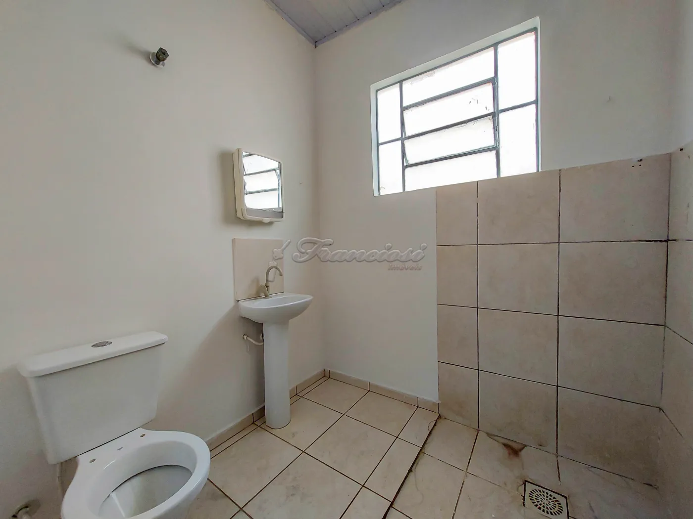 Alugar Casa / Padrão em Itapetininga R$ 1.100,00 - Foto 9