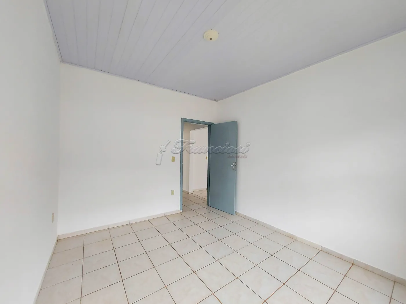 Alugar Casa / Padrão em Itapetininga R$ 1.100,00 - Foto 13