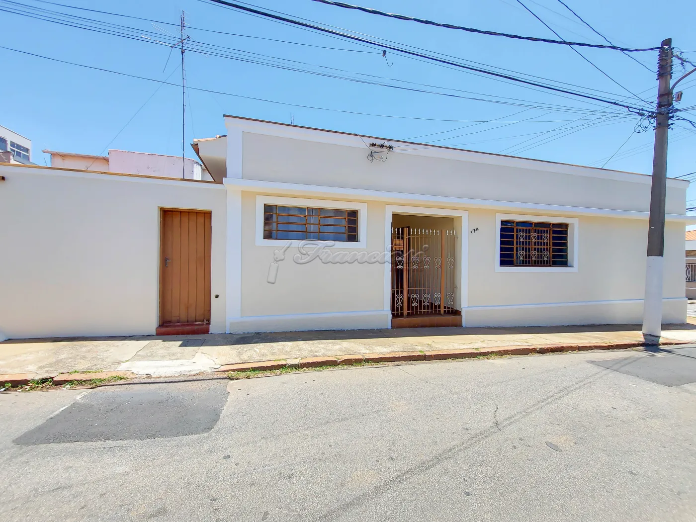 Alugar Casa / Padrão em Itapetininga R$ 2.000,00 - Foto 1