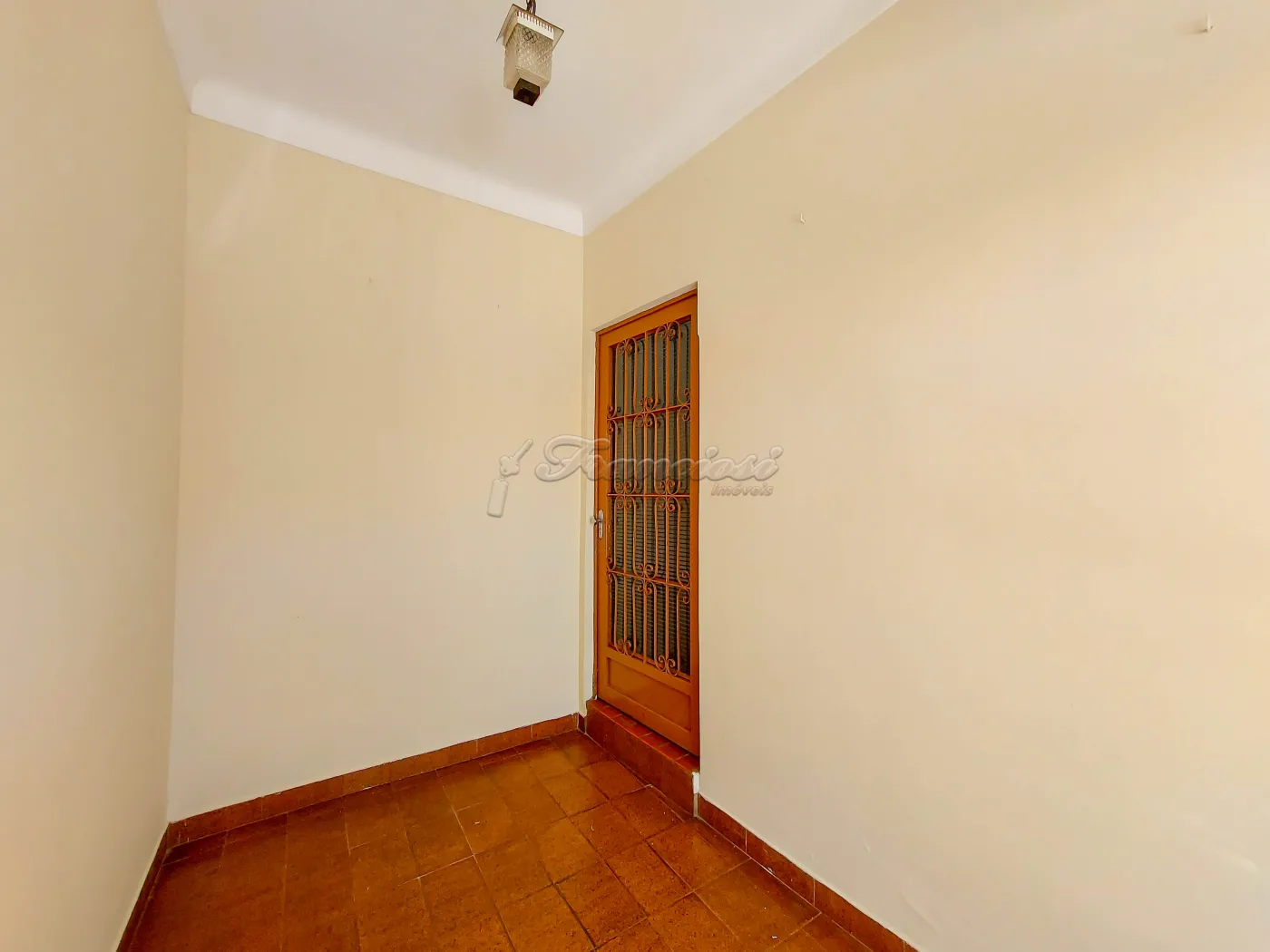 Alugar Casa / Padrão em Itapetininga R$ 2.000,00 - Foto 4