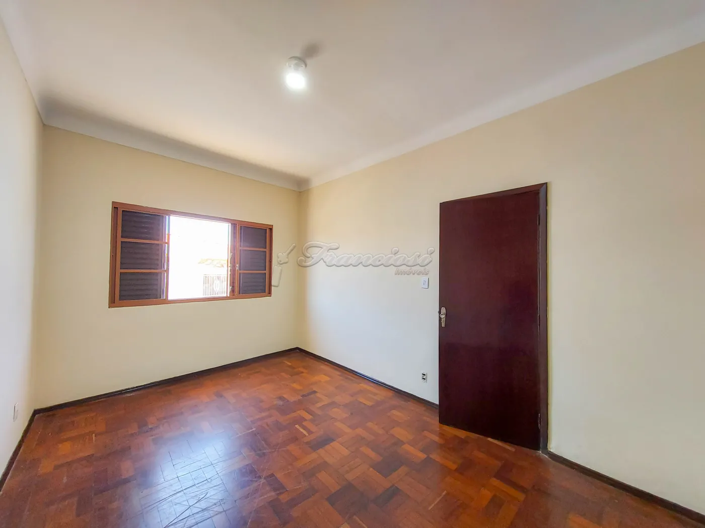 Alugar Casa / Padrão em Itapetininga R$ 2.000,00 - Foto 8