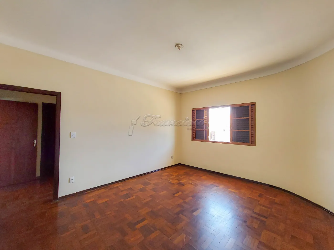 Alugar Casa / Padrão em Itapetininga R$ 2.000,00 - Foto 10