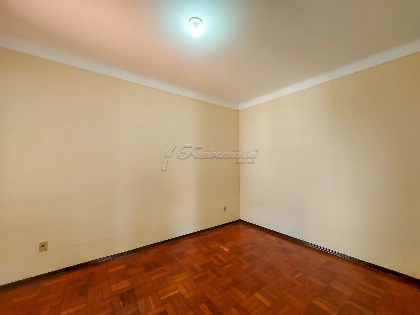 Alugar Casa / Padrão em Itapetininga R$ 2.000,00 - Foto 12