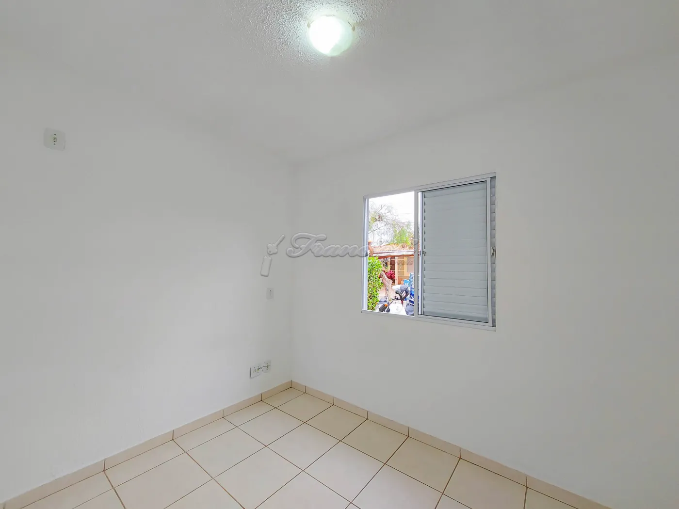 Alugar Casa / Condomínio em Itapetininga R$ 1.100,00 - Foto 1