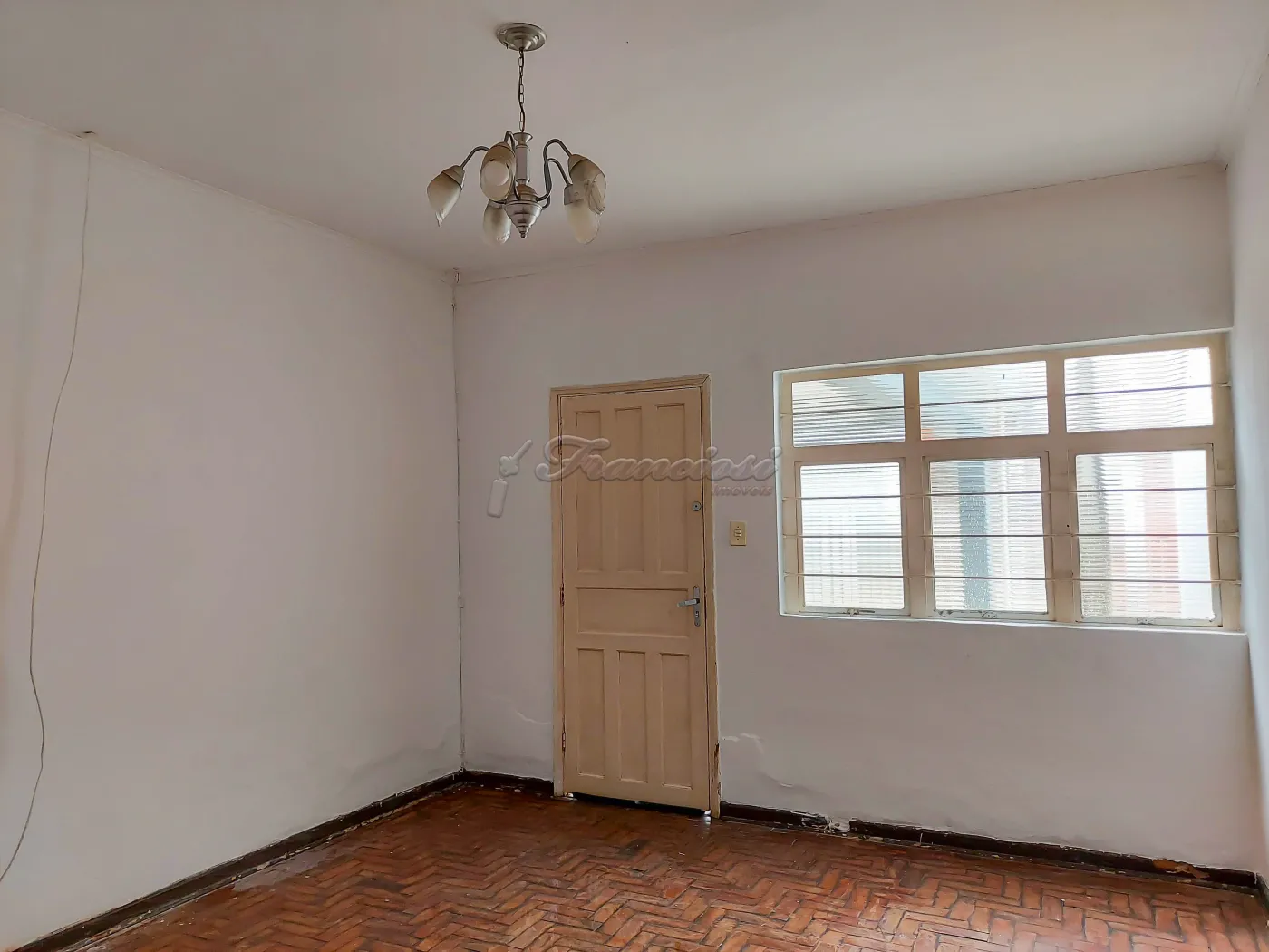 Alugar Casa / Padrão em Itapetininga R$ 1.200,00 - Foto 1