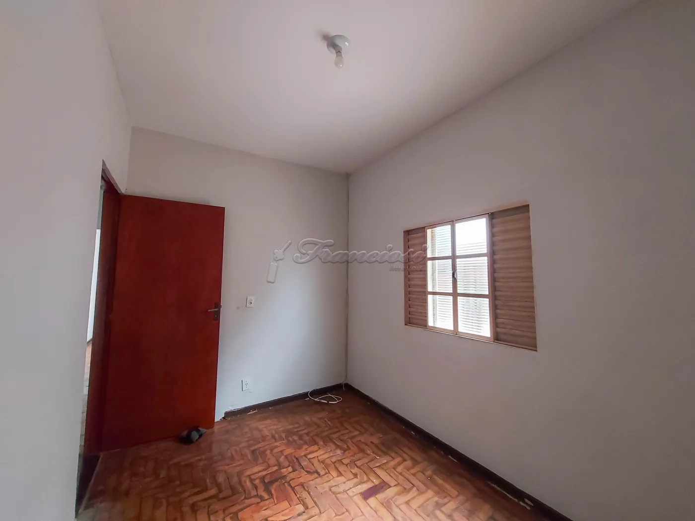 Alugar Casa / Padrão em Itapetininga R$ 1.200,00 - Foto 5