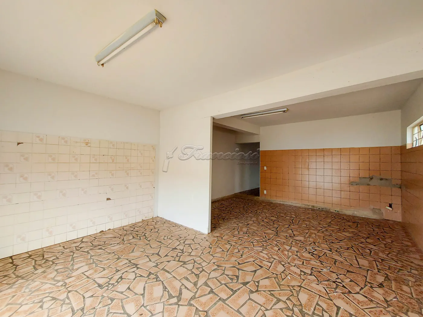 Alugar Comercial / Salão em Itapetininga R$ 650,00 - Foto 1