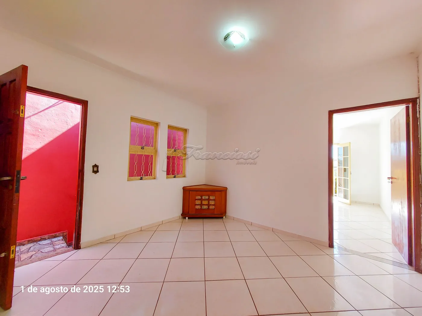 Alugar Casa / Padrão em Itapetininga R$ 1.400,00 - Foto 1