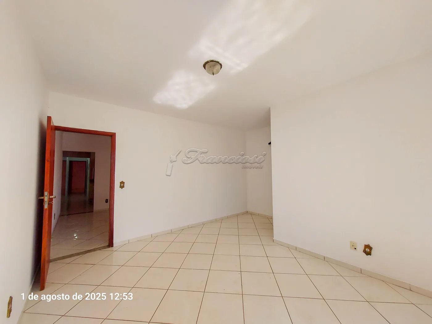 Alugar Casa / Padrão em Itapetininga R$ 1.400,00 - Foto 4
