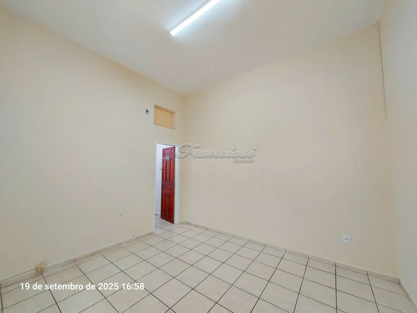 Alugar Comercial / Salão em Itapetininga R$ 900,00 - Foto 2