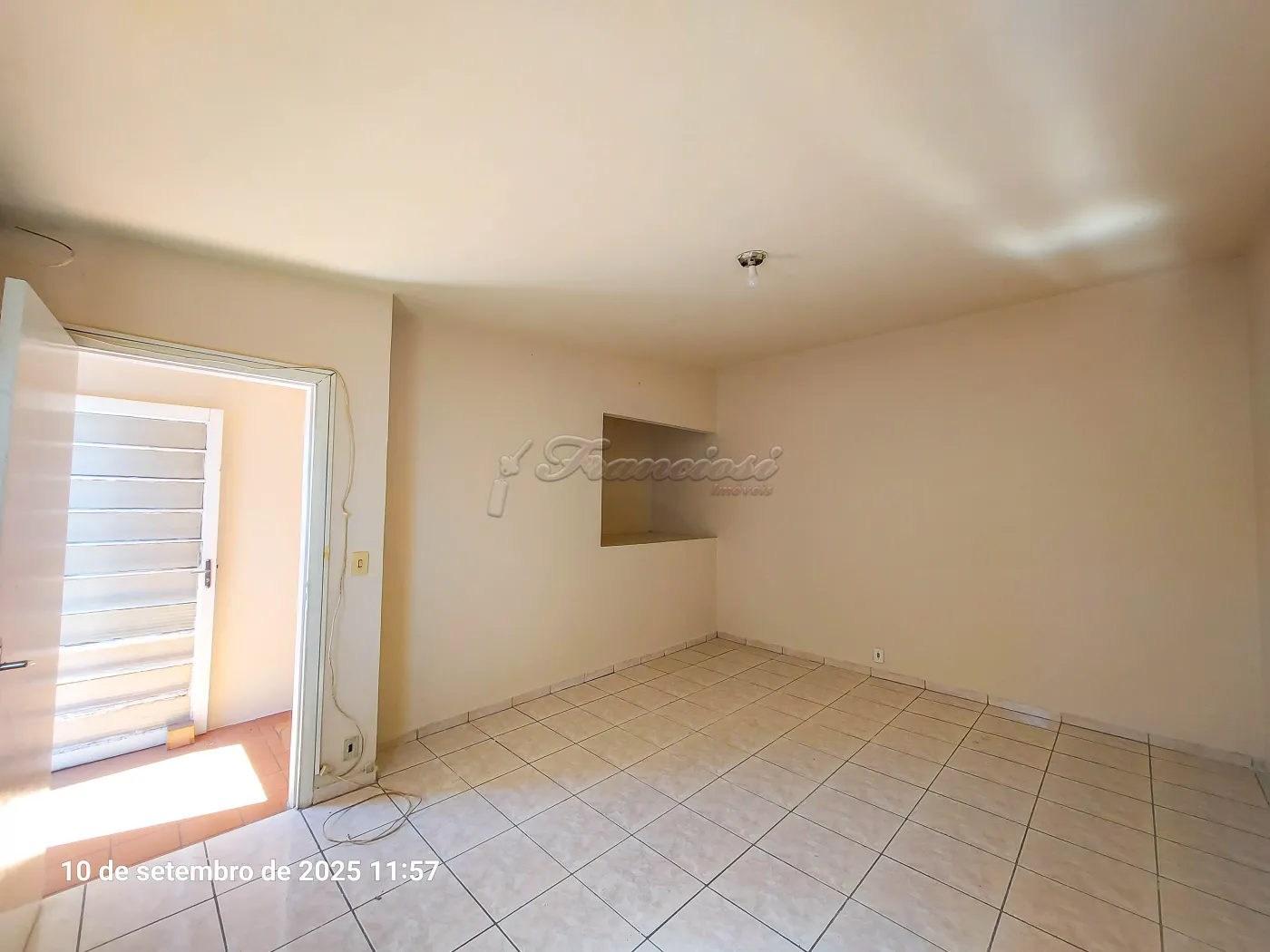 Alugar Casa / Padrão em Itapetininga R$ 700,00 - Foto 5