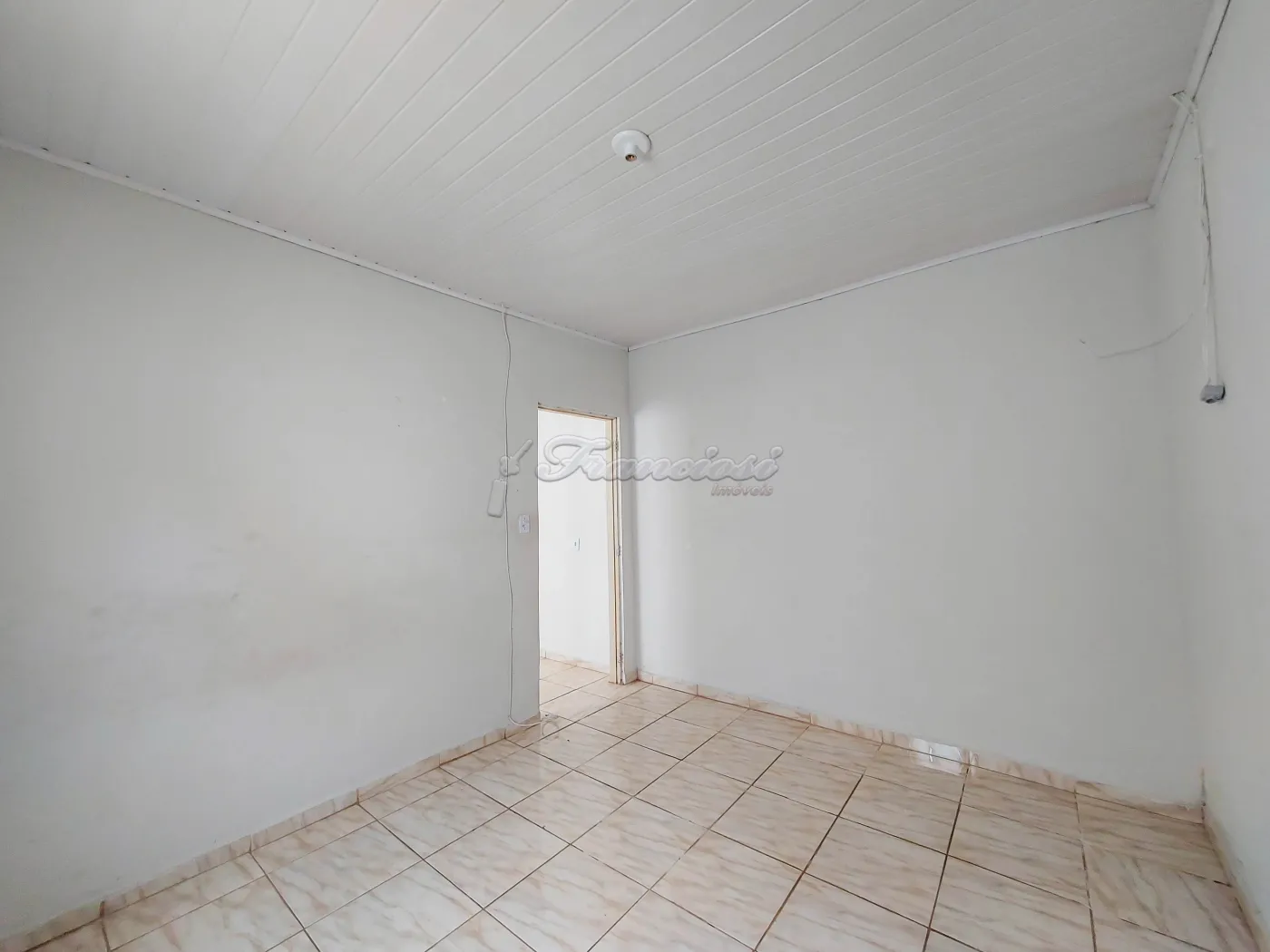 Alugar Casa / Padrão em Itapetininga R$ 1.000,00 - Foto 10