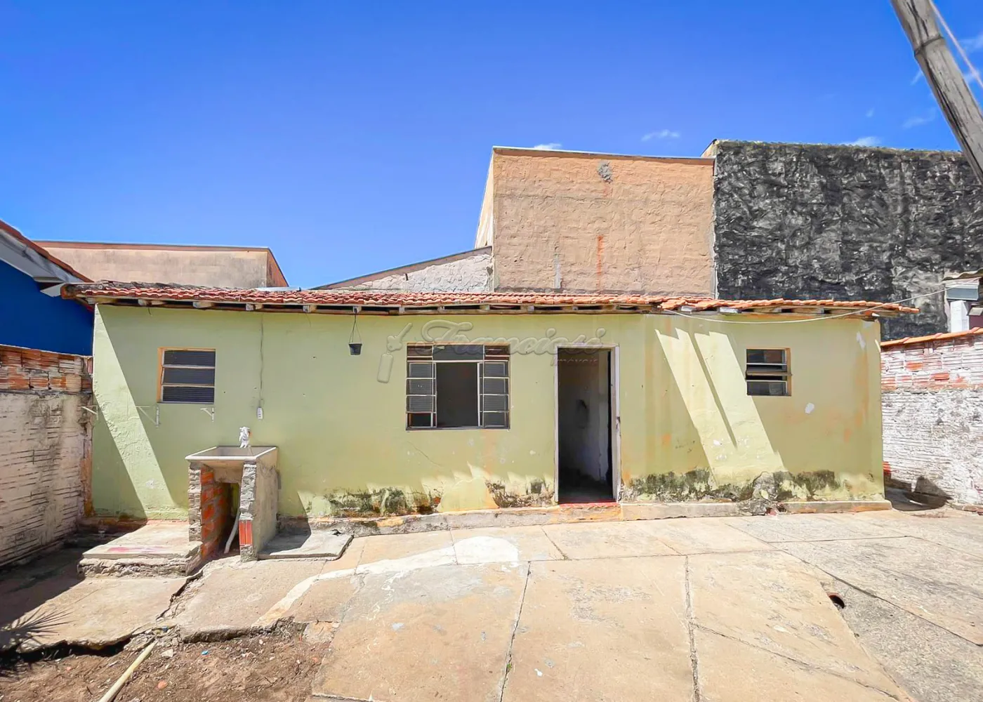 Comprar Casa / Padrão em Itapetininga R$ 210.000,00 - Foto 1