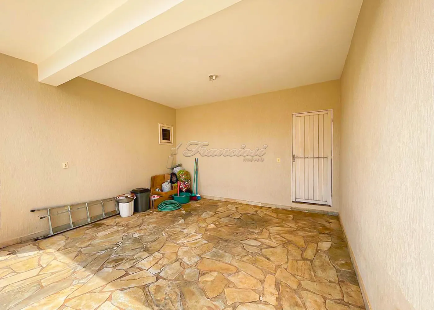 Comprar Casa / Padrão em Itapetininga R$ 750.000,00 - Foto 3