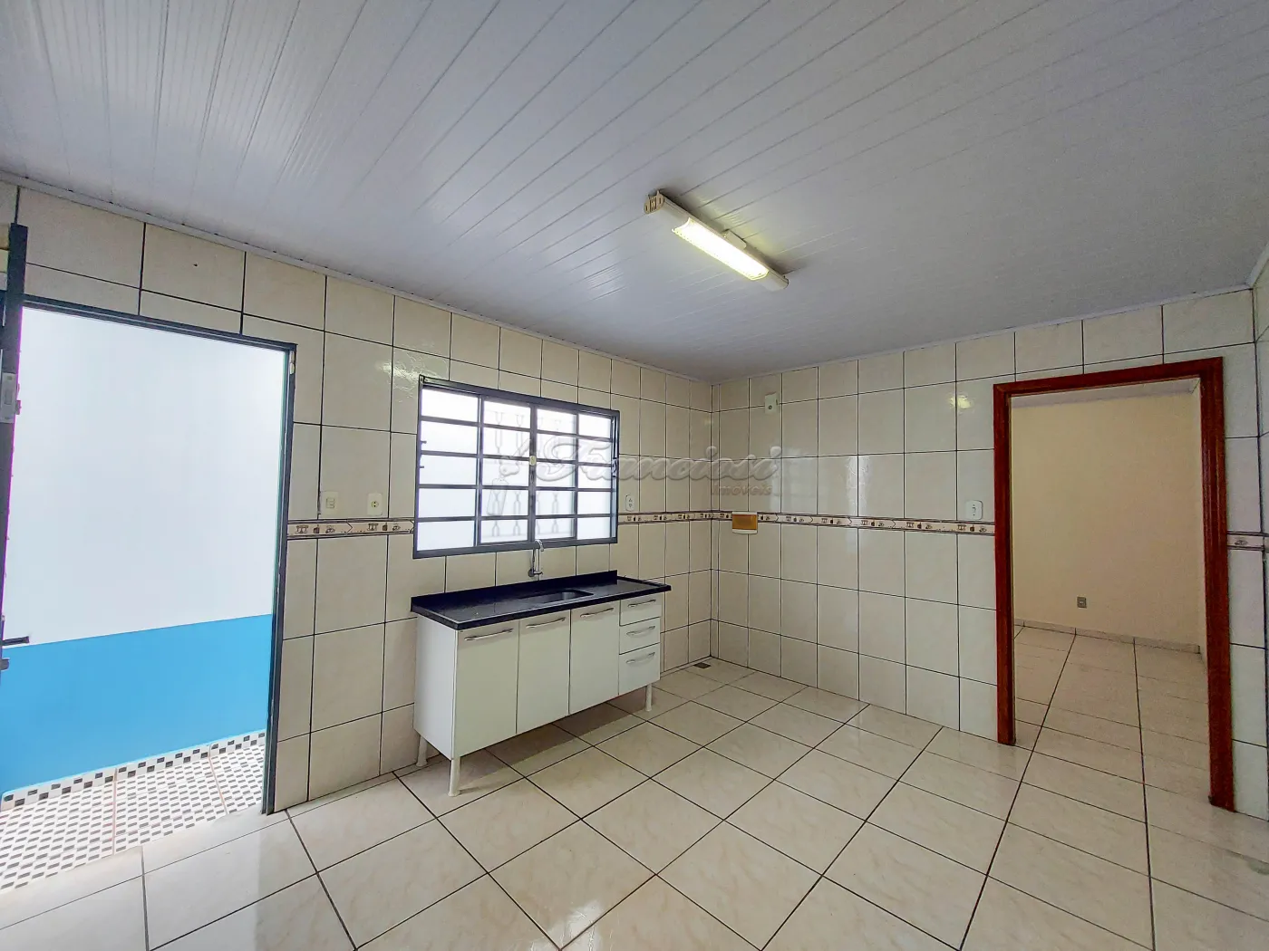 Alugar Casa / Padrão em Itapetininga R$ 1.000,00 - Foto 2