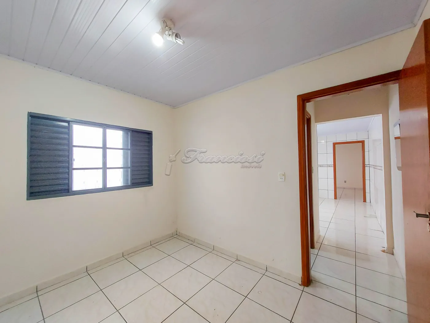 Alugar Casa / Padrão em Itapetininga R$ 1.000,00 - Foto 7