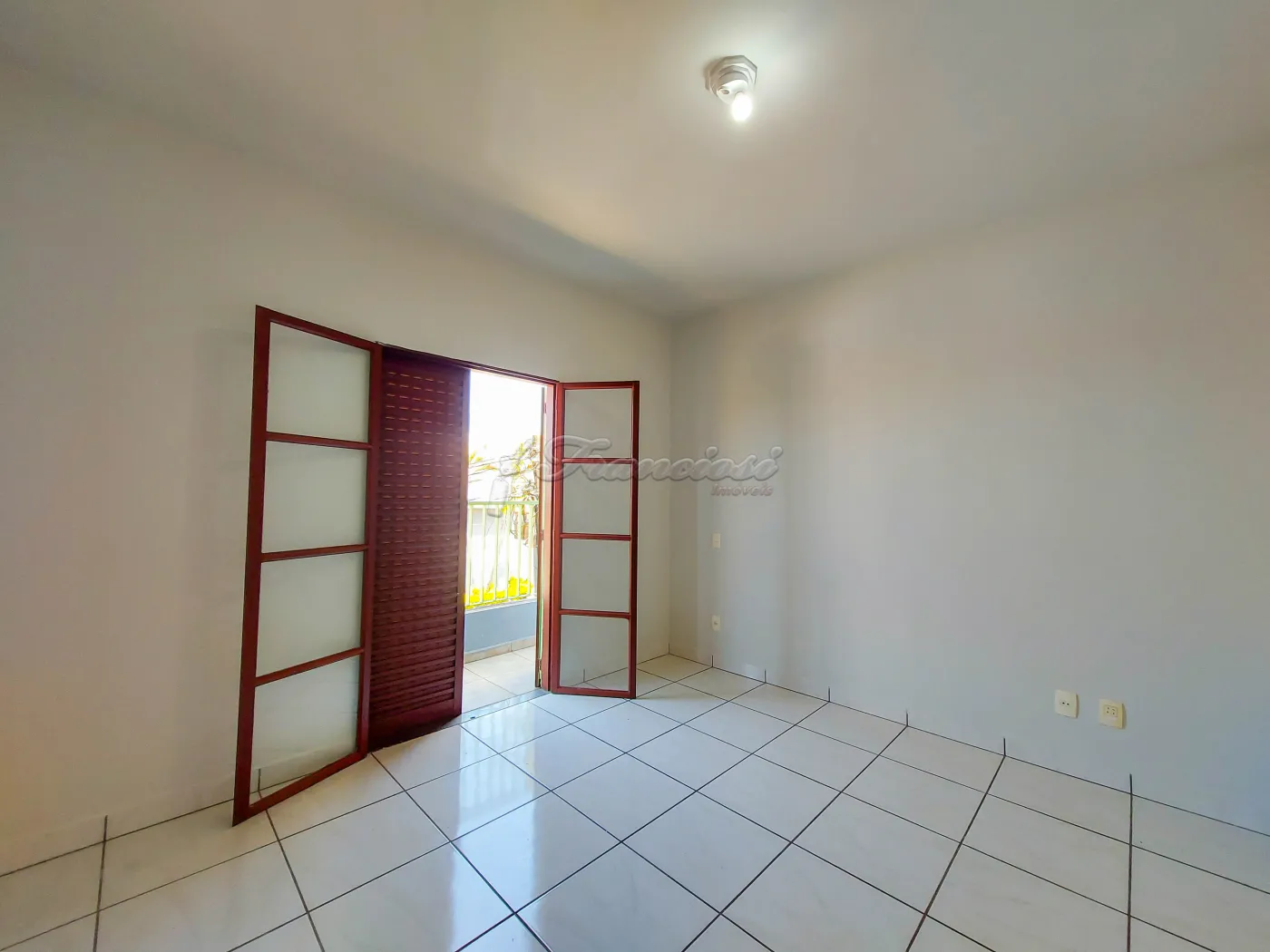 Alugar Casa / Padrão em Itapetininga R$ 1.150,00 - Foto 6