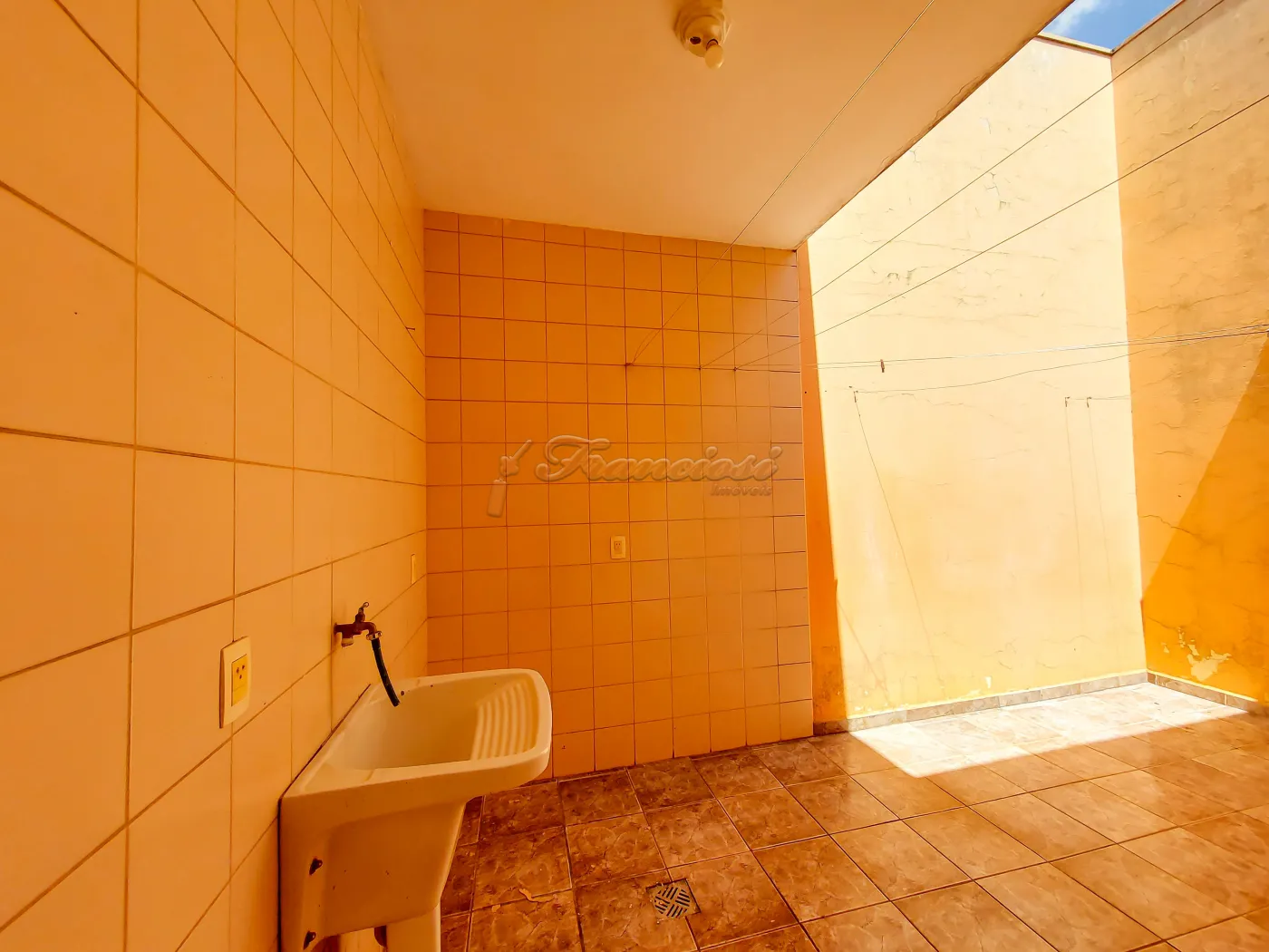 Alugar Casa / Padrão em Itapetininga R$ 1.150,00 - Foto 10