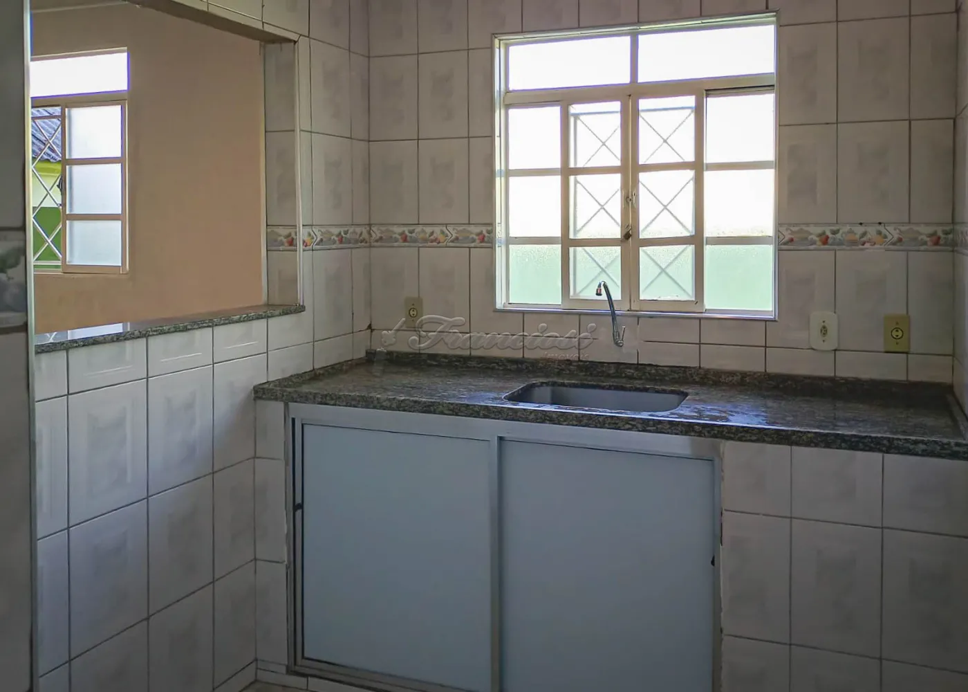 Alugar Casa / Padrão em Itapetininga R$ 850,00 - Foto 2
