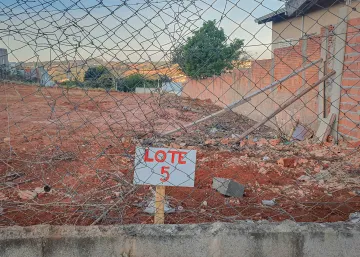 Terreno medindo 244.43m².